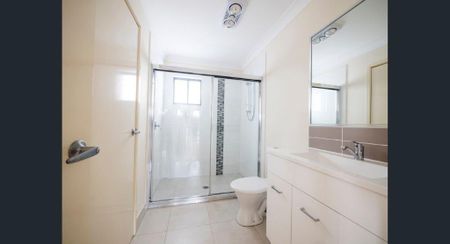 3 BEDROOM AIR CONDITION TOWN HOUSE - Photo 5