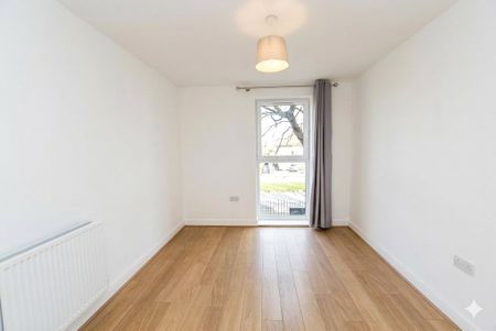 Chancellor Way, Dagenham, RM8 - Photo 2