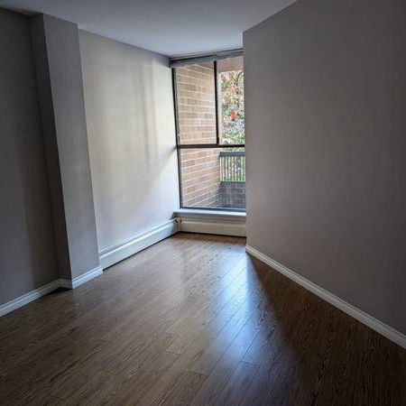 Bright 1 Bedroom Downtown Vancouver - Photo 4