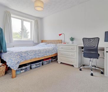 3 bedroom end of terrace house to rent - Photo 5