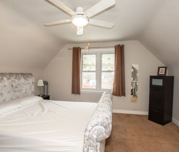 5721 Strathmore Cres, Niagara Falls - 2 Bed + Den House - Photo 3