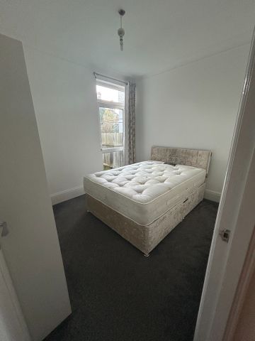 2 Bed Flat, Gainsborough Gardens, NW11 - Photo 5