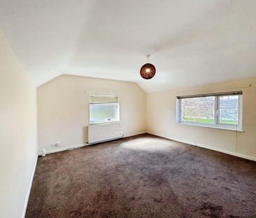 3 bedroom Flat To Let - Photo 6