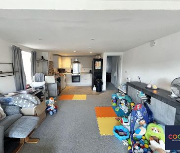 2 bedroom flat to rent - Photo 4