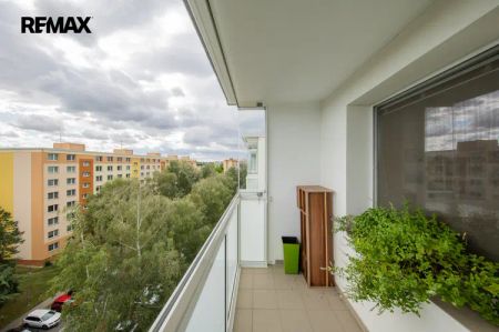 Pronájem 2+1 s balkonem, šatnou, komorou a sklepem na ul. Jílová v Olomouci - Fotografie 5