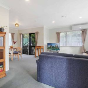 Family Home in Great location - Photo 2