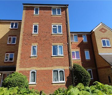 Burket Close, Southall - Photo 2