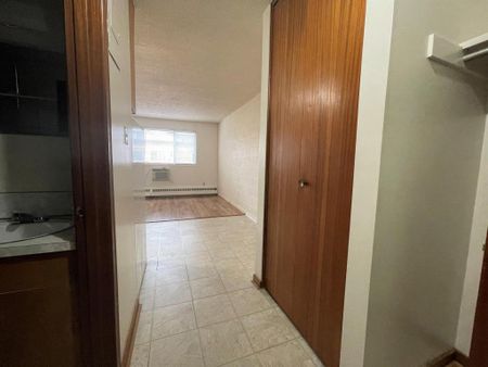 One Bedroom Apartment Unit for Rent in Regina - Photo 4