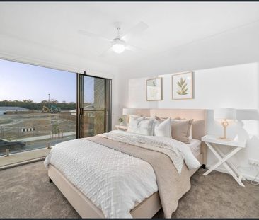 Spacious Family Home with Multiple Living Areas & Ducted Air Condit... - Photo 3