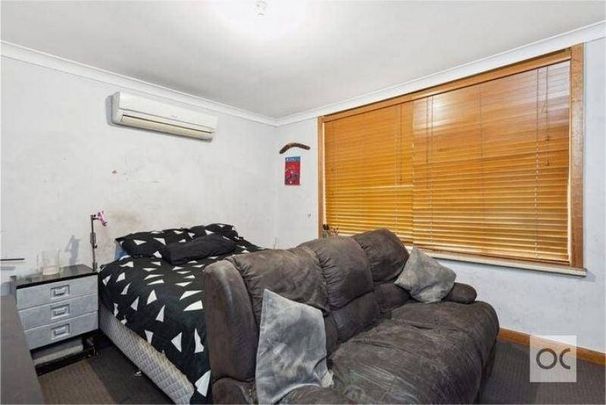 Large Four Bedroom Family Home. - Photo 1