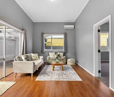 City Centre - 4 Bedrooms - Photo 3