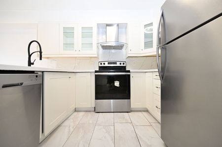 For Lease - 233 Stanley Street, Barrie, Ontario - Photo 4