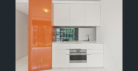 Unfurnished One bedroom Suite In Prime Location - Photo 3