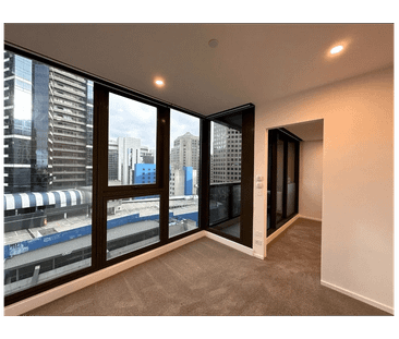 Contemporary City-Edge Apartment with Parking, Pool & Gym - Photo 3