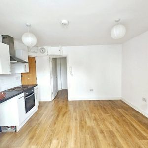 Bellevue Road, SOUTHAMPTON - Photo 2