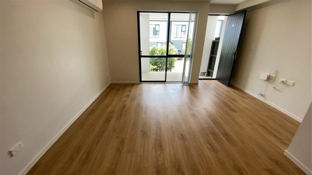 SILVERDALE, 3 BEDROOMS - Photo 1