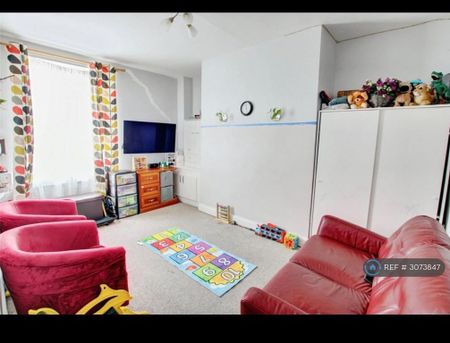 2 bedroom terraced house to rent - Photo 2