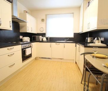 Auchinyell Gardens, Garthdee, AB10 - Photo 2