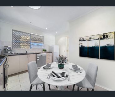 Large home close to the Central Maddington Shopping Centre. - Photo 6