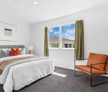 Renovated 5-bed Home - Photo 4