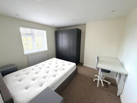 3 bedroom terraced house to rent - Photo 3