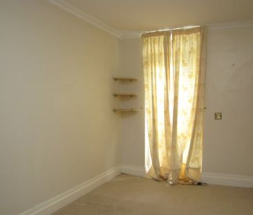 3 Bed Flat, West Hill, HA2 - Photo 5