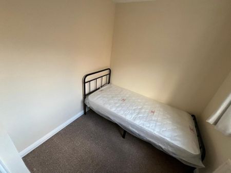 3 bedroom House To Let - Photo 4