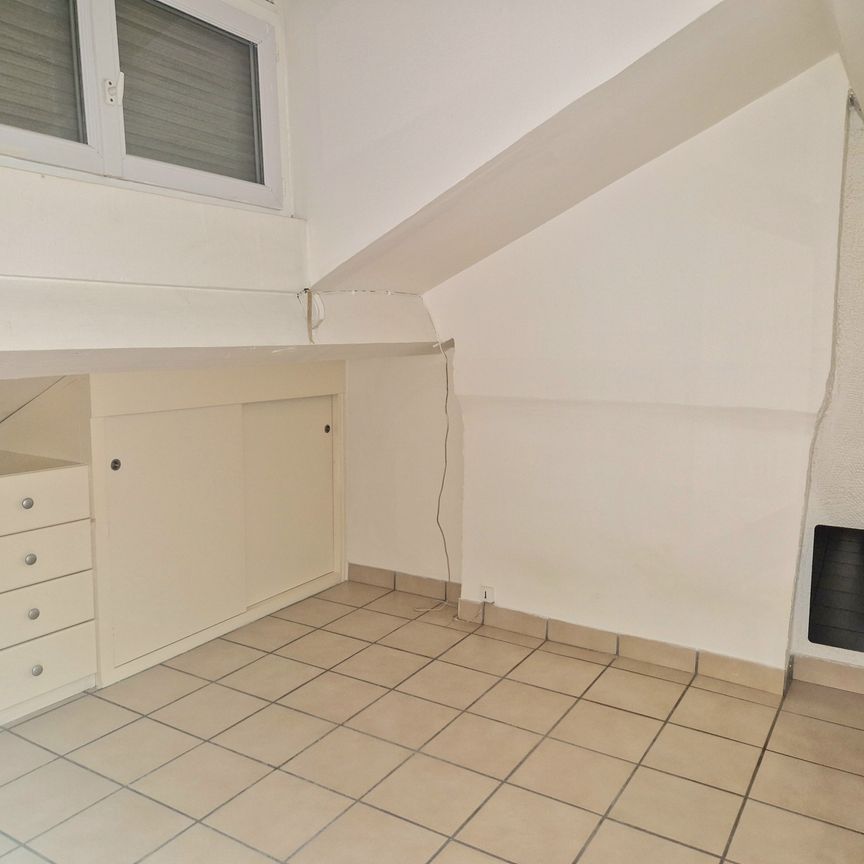 APPARTEMENT DE 46.89m² - CHARPENNES - REPUBLIQUE - Photo 1