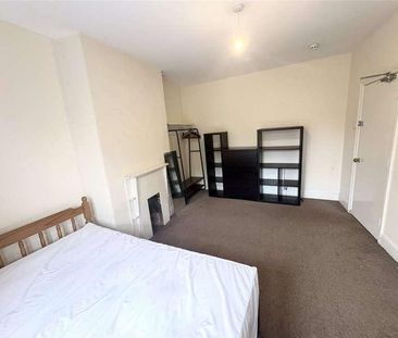 Cheltenham Crescent, Cheltenham Road, Bristol, Somerset, BS6 - Photo 3