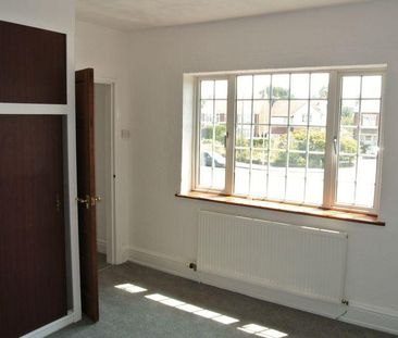 4 bedroom semi-detached house to rent - Photo 5