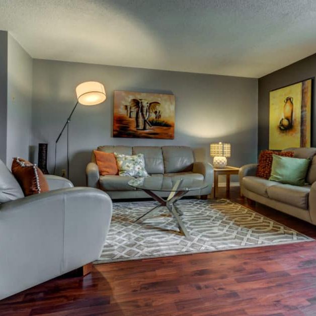 Edmonton Furnished Condo Rental in Downtown - Home Comforts in Glenora Condo - Photo 1