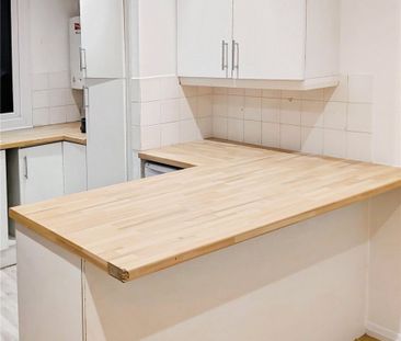 3 bedroom house to rent Falcon Road, Guildford, GU1 - Photo 5