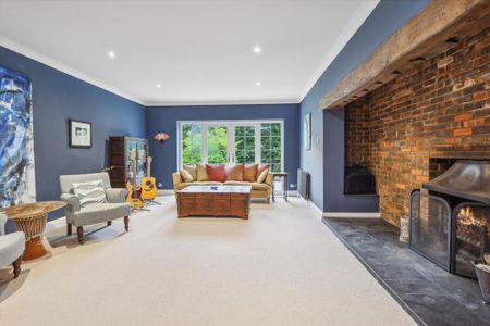 8 bedroom detached house to rent - Photo 4