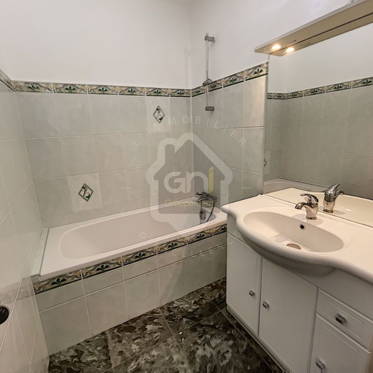 Location Appartement 3 pièce(s) 64 m2 +garage fermé, - Photo 1