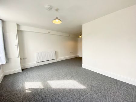 2 Bedroom - Photo 4