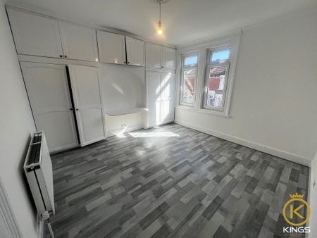 3 bedroom terraced house to rent - Photo 4