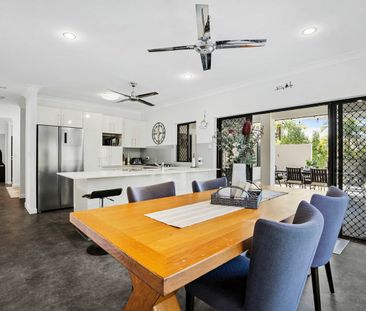 Modern, Spacious Palm Cove Home With Pool - Photo 3