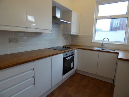 Room 5, 1 Brierly Street, Bury - Photo 4