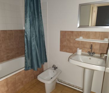 Location Appartement 2 pièces 42m² CAHORS 46000 - Photo 4