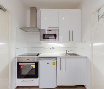Studio to rent - Photo 2