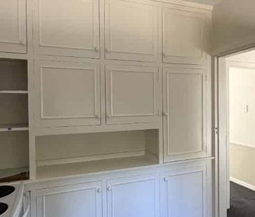 Spacious & Versatile 2-Storey Flat Ã¢ÂÂ Prime Papanui Road Location - Photo 5