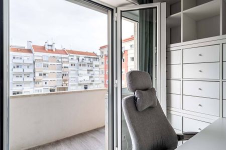 2 bedroom luxury Apartment for rent in Lisbon, Portugal - Photo 5