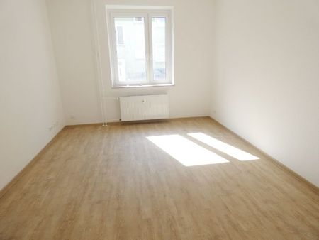** Sie wünschen sich eine modernisierte Altbauwohnung in beliebter Lage?? Hier sind Sie richtig ** - Photo 4