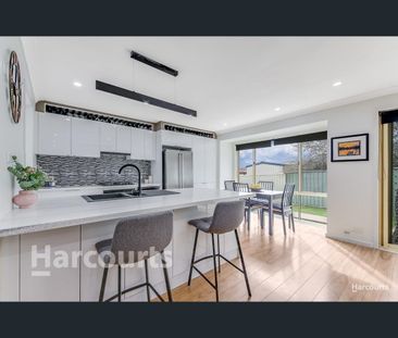 13 Cowan Place, St Helens Park, NSW 2560 - Photo 2