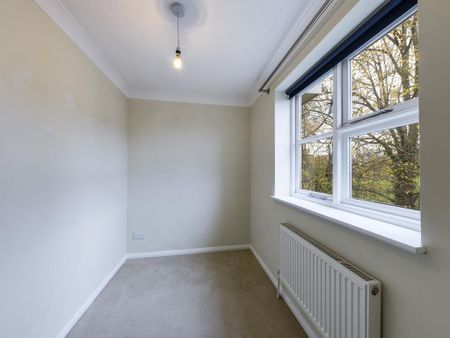 2 bedroom end of terrace house to rent - Photo 4