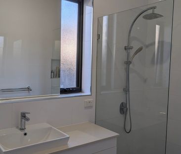 Bright, Spacious & Perfectly Located – Family Living Minutes from C... - Photo 1