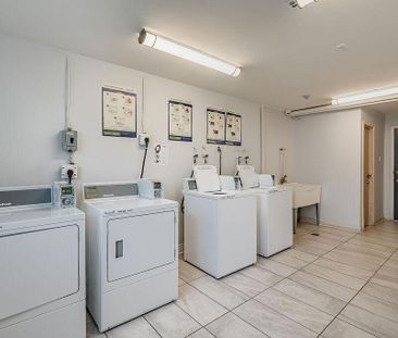 362 McArthur, Vanier South, Ottawa, ON - Photo 6