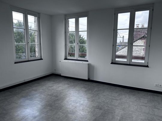 Location Appartement 3 pièces 66m² CAUDEBEC LES ELBEUF 76320 - Photo 1