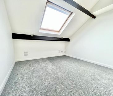 2 bedroom Flat To Let - Photo 2