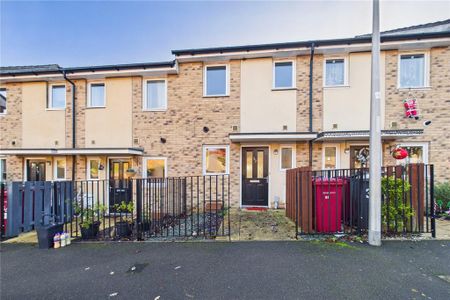 2 bedroom terraced house to rent - Photo 2